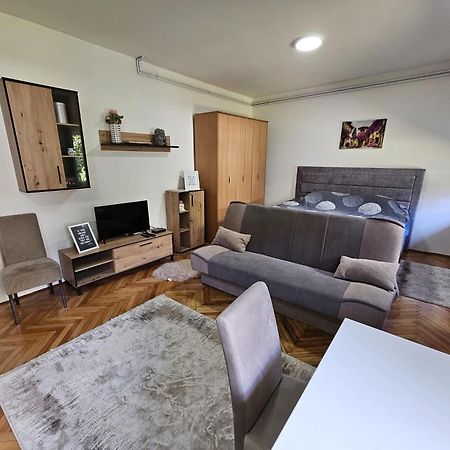 Aloha Apartment Novi Pazar Exterior foto